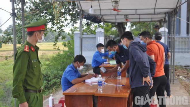 Phát hiện F1 qua chốt kiểm soát dịch ở cửa ngõ Quảng Nam - 6