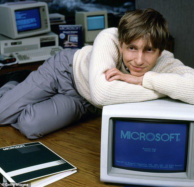 Bill Gates từng là tay chơi, tổ chức tiệc thoát y, thuê vũ nữ khỏa thân - 1