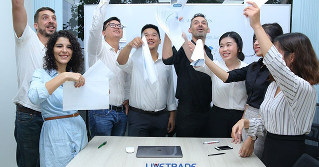 Lê Phạm: “Chủ động để khắc phục khó khăn của các doanh nghiệp trong thời buổi chuyển đổi số”