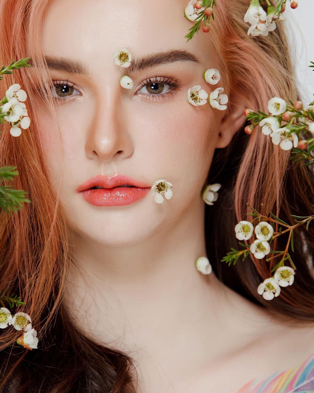 “Thiên thần lai Thái Lan” mặc nội y cưới giữa đồng không mông quạnh, ngày càng sexy - 7