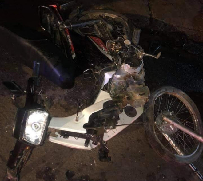 Xe buýt và xe máy tông nhau, 2 người tử vong tại chỗ - 2