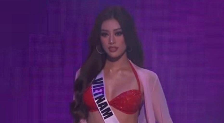 Khánh Vân diện bikini khoe hình thể tại bán kết Miss Universe - 1