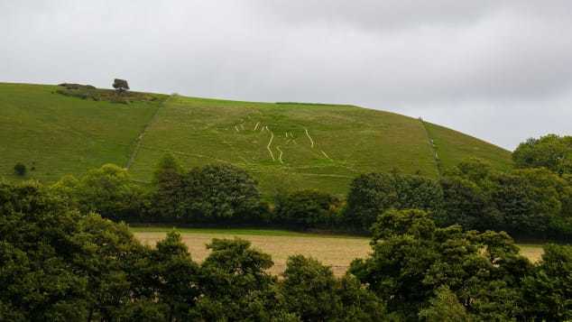 Giải mã hình vẽ người đàn ông khỏa thân khổng lồ trên sườn đồi ở Anh - 1