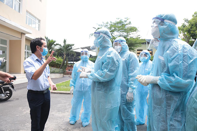 Toàn cảnh phong tỏa “nội bất xuất, ngoại bất nhập” tại chung cư có ca dương tính với SARS-CoV-2 ở Thủ Đức - 11