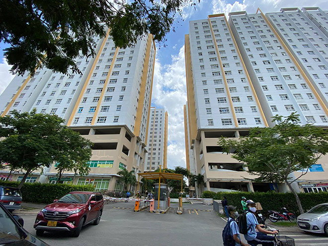 Toàn cảnh phong tỏa “nội bất xuất, ngoại bất nhập” tại chung cư có ca dương tính với SARS-CoV-2 ở Thủ Đức - 13