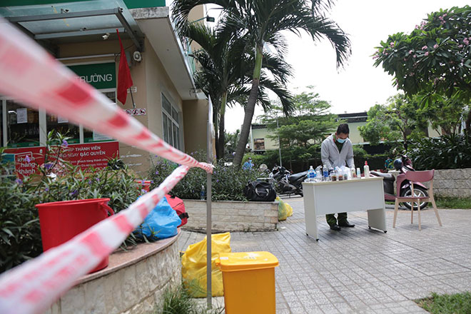 Toàn cảnh phong tỏa “nội bất xuất, ngoại bất nhập” tại chung cư có ca dương tính với SARS-CoV-2 ở Thủ Đức - 7