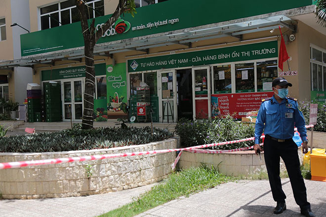 Toàn cảnh phong tỏa “nội bất xuất, ngoại bất nhập” tại chung cư có ca dương tính với SARS-CoV-2 ở Thủ Đức - 9