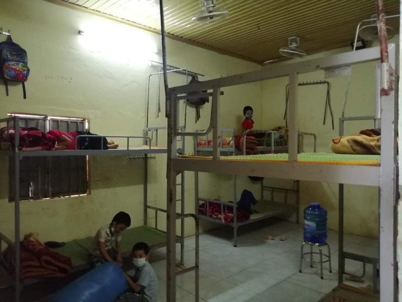 Người mẹ mắc COVID-19 lên Facebook tìm con gái trong khu cách ly - 3