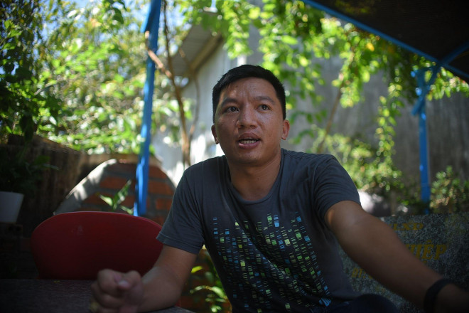 Tài xế gõ cửa từng nhà tìm bố mẹ cháu bé 2 tuổi lang thang giữa đêm - 2