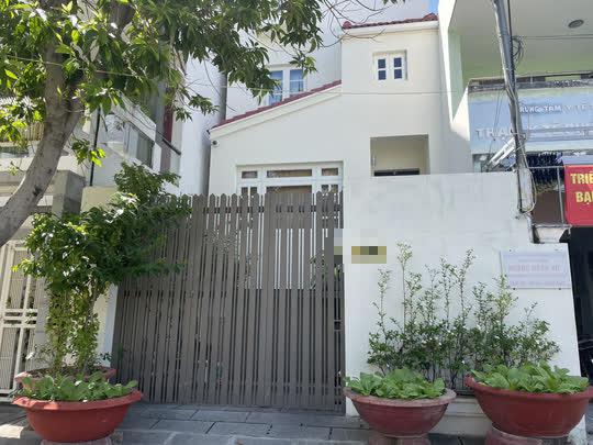 Hình ảnh khám xét, bắt giam cựu Giám đốc Sở Tài nguyên - Môi trường Khánh Hòa - 5