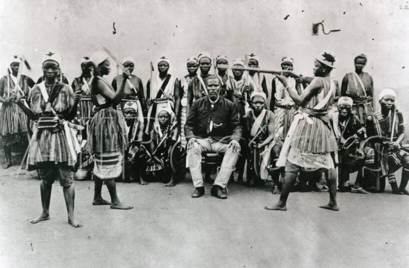 Đội quân 3.000 bà vợ của vị vua ở châu Phi từng khiến người Pháp sợ hãi - 2