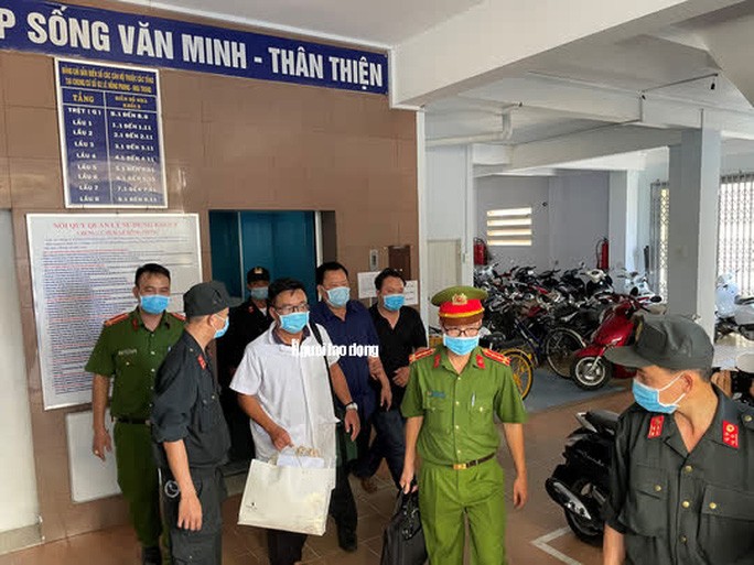 Hình ảnh khám xét, bắt giam cựu Giám đốc Sở Tài nguyên - Môi trường Khánh Hòa - 10