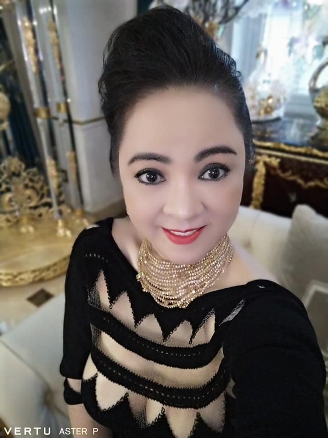 Vo-ong-Dung-phuong-hang--5-1621502517-696-width660height881.jpg