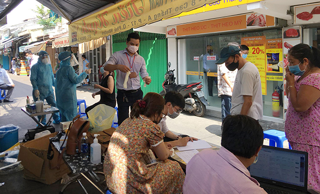 TP.HCM: Phong tỏa một phần chợ Phú Nhuận để lấy mẫu xét nghiệm COVID-19 - 3