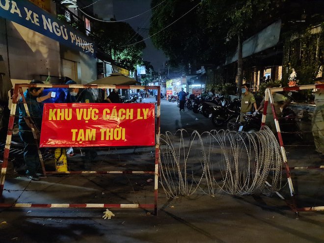 TP.HCM: Xét nghiệm COVID-19 người về từ Đà Nẵng và các tỉnh có dịch ở phía Bắc - 2