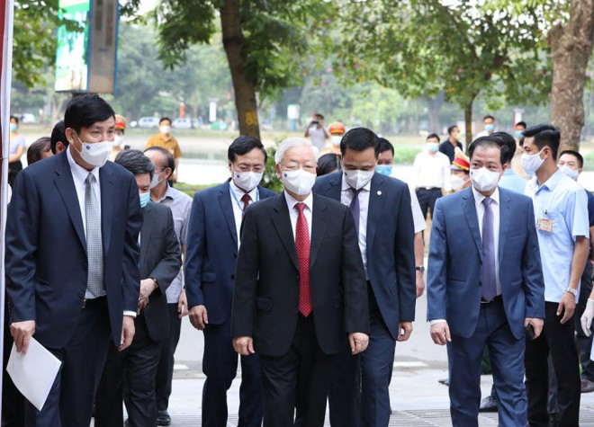 Những hình ảnh Tổng Bí thư Nguyễn Phú Trọng bỏ phiếu bầu cử - 2