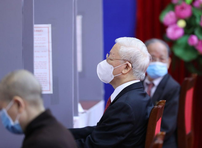 Những hình ảnh Tổng Bí thư Nguyễn Phú Trọng bỏ phiếu bầu cử - 5