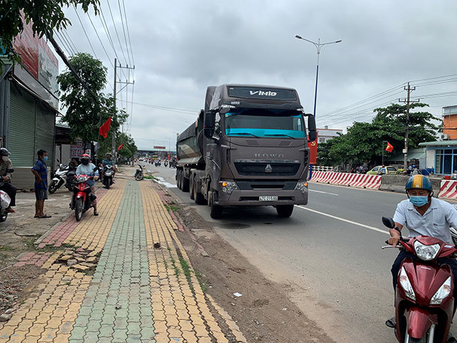 Sau tai nạn chết người, ô tô phóng khỏi hiện trường - 2