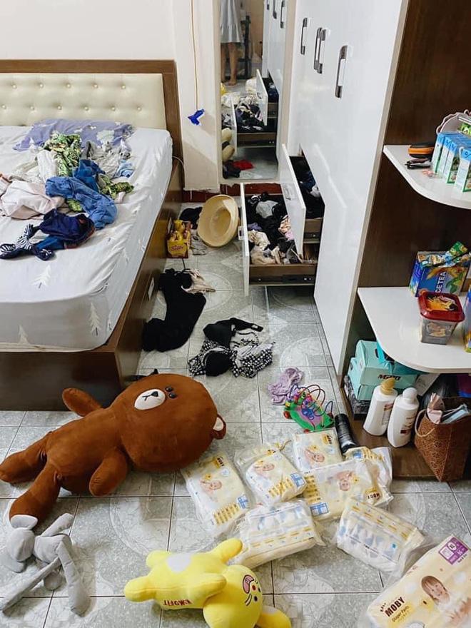 Để chồng trông con gái, bà mẹ tá hỏa vì hiện trạng của căn nhà khi trở về - 1