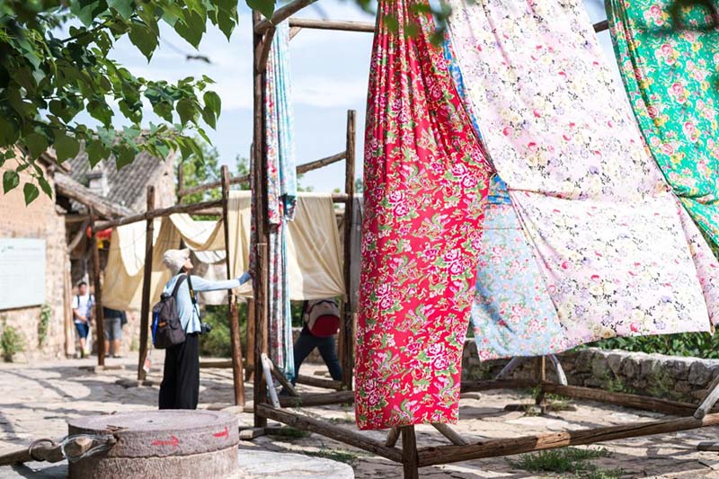 Làng cổ 1500 năm ẩn sâu trong núi ít ai biết tới ở Trung Quốc - 9