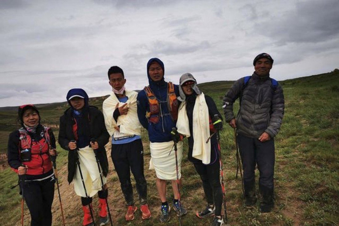 Người chăn cừu đưa 6 vận động viên giải marathon “tử thần” vào hang động để cứu mạng - 1