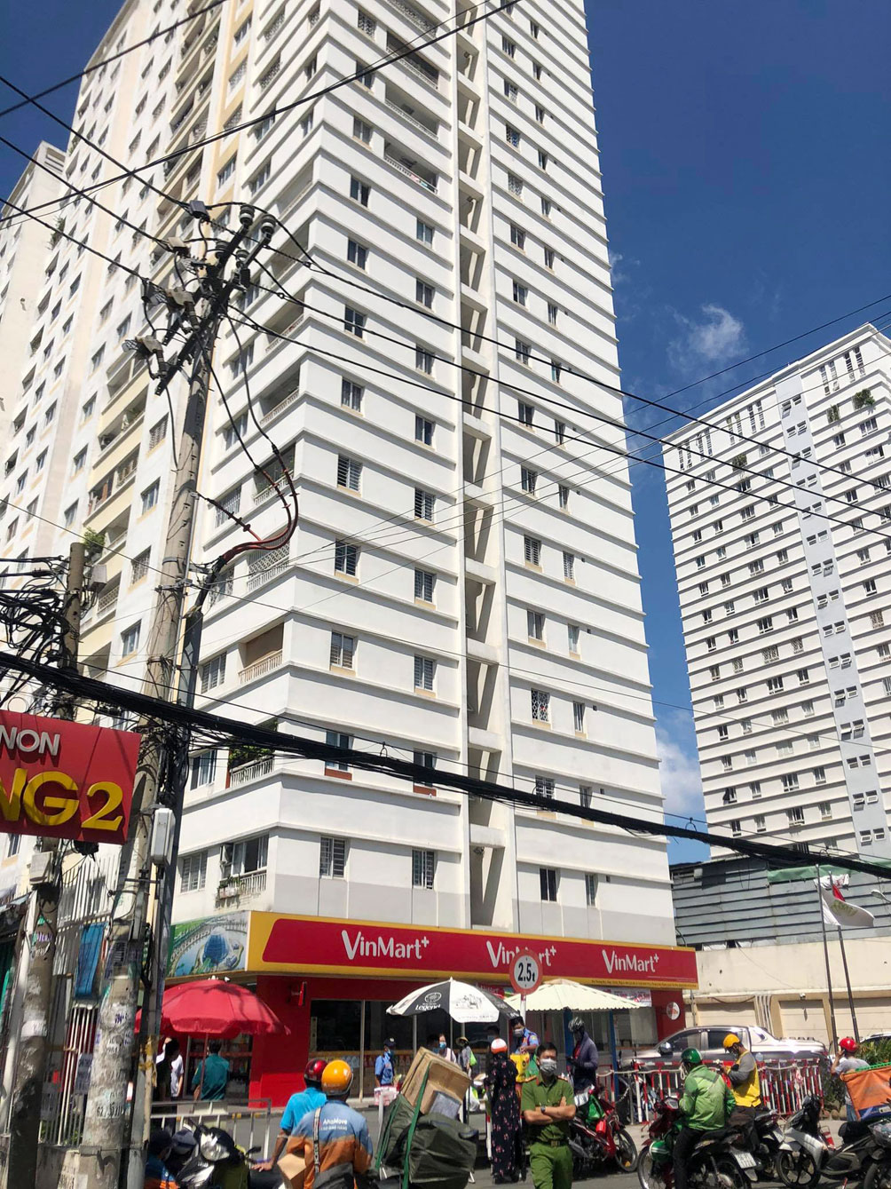 TP.HCM: Phong tỏa bệnh viện quận Tân Phú - 11