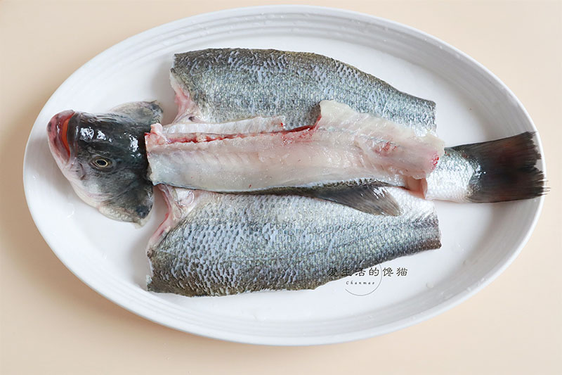 Bí quyết làm món cá hấp không tanh, thơm, thấm gia vị, ai cũng phải khen - 3