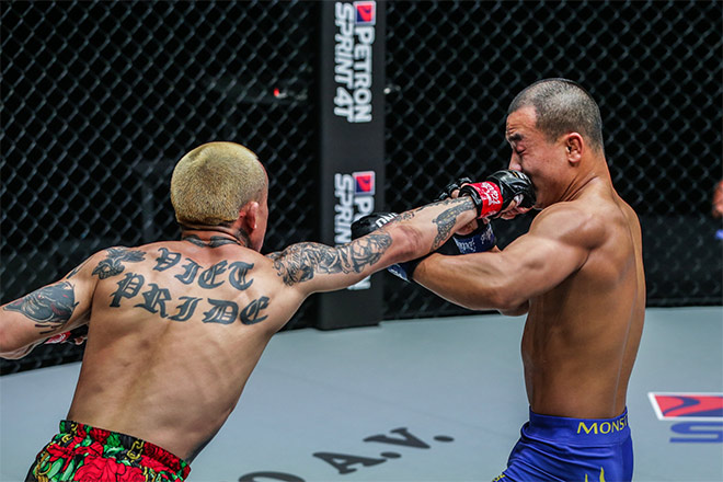Vietnamese-born MMA fighter Anthony Do defeated a Chinese opponent with a dangerous blow - 8