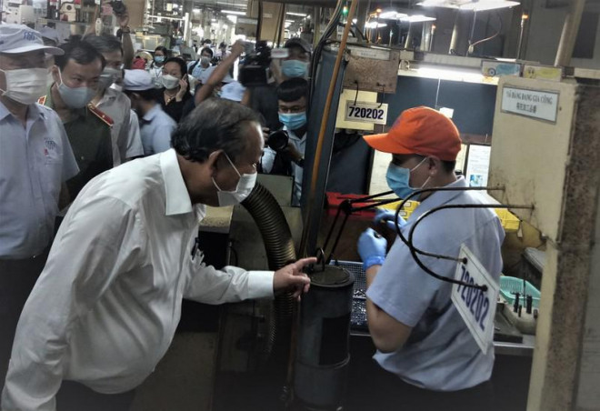 Phó Thủ tướng kiểm tra phòng dịch COVID ở KCX Tân Thuận - 2