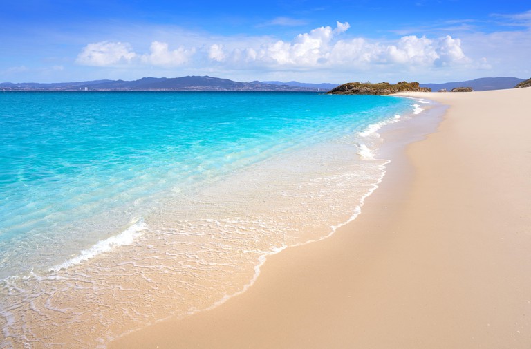 Những bãi biển đẹp nhất thế giới thu hút mọi du khách từ cái nhìn đầu tiên - 4