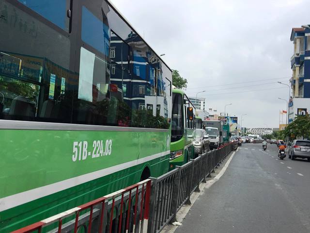 Ùn tắc kinh hoàng ở chốt kiểm soát ra vào quận Gò Vấp - 6