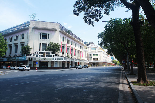 Đường phố Hà Nội vắng người vì trời nóng như đổ lửa - 4