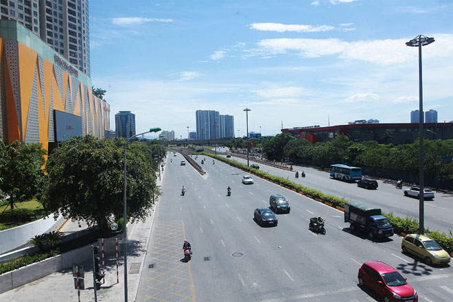 Đường phố Hà Nội vắng người vì trời nóng như đổ lửa - 8