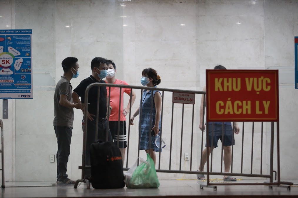 Hà Nội: Tạm phong toả chung cư Hemisco 2.000 hộ dân vì có ca dương tính SARS-CoV-2 - 2