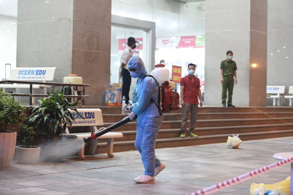 Hà Nội: Tạm phong toả chung cư Hemisco 2.000 hộ dân vì có ca dương tính SARS-CoV-2 - 3