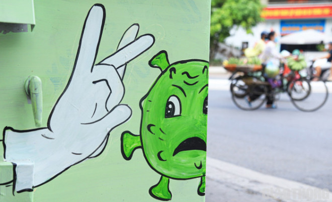Bốt điện ở Hà Nội "thay áo mới" bằng tranh chống dịch COVID-19 - 10