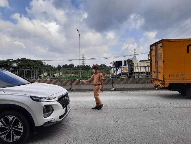 Diễn biến mới sau khi quy định "từ TP.HCM đến Đồng Nai phải cách ly 21 ngày" - 7