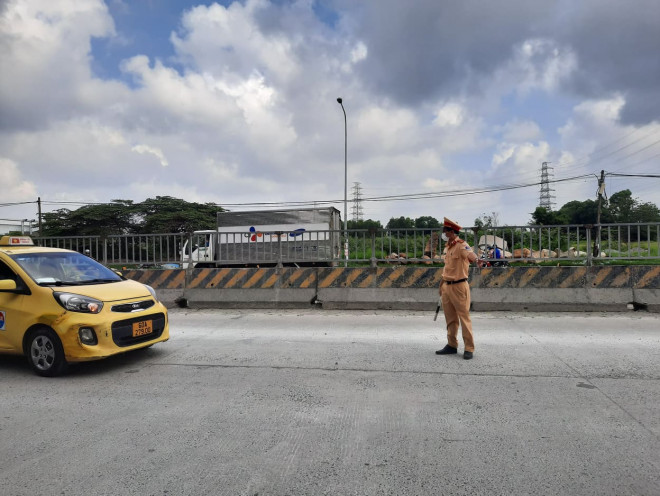 Diễn biến mới sau khi quy định "từ TP.HCM đến Đồng Nai phải cách ly 21 ngày" - 8