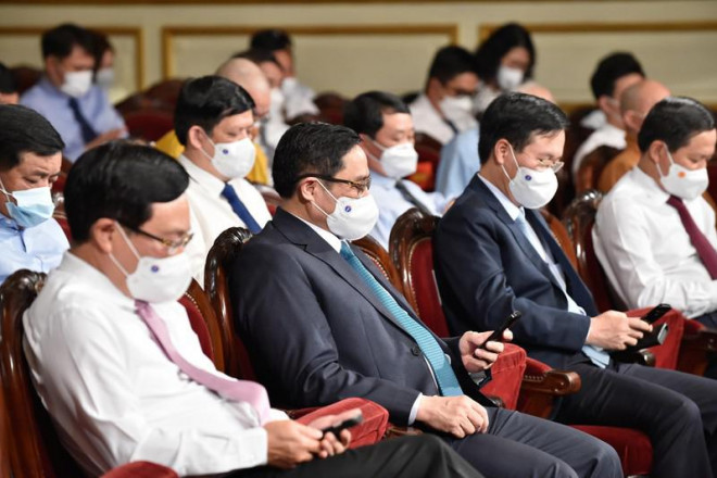 Thủ tướng Phạm Minh Chính khẳng định sớm tiêm vaccine miễn phí cho toàn dân - 2