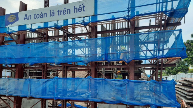 Chùm ảnh: Tăng tốc làm đường Vành đai 2 trên cao trong "bão" Covid-19 - 4