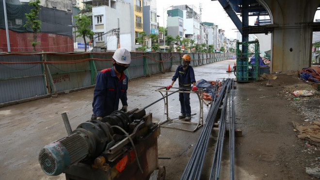 Chùm ảnh: Tăng tốc làm đường Vành đai 2 trên cao trong "bão" Covid-19 - 6