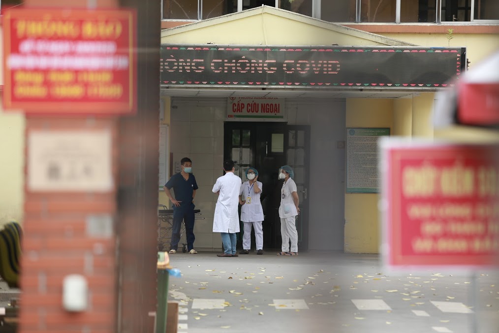 Hà Nội: Phong toả nơi ở của người phụ nữ bán rau mắc COVID-19 - 4