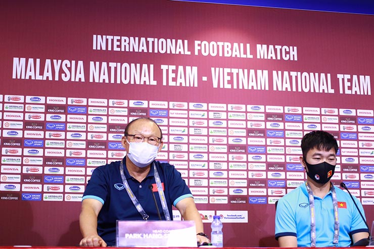 ตรงที่งานแถลงข่าวของ Vietnam Tel vs Malaysia: Mr. Park & ​​​​Xuan Truong ไม่กลัวการแปลงสัญชาติมาเลเซีย - 1 -