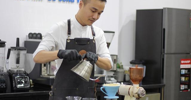 Dương Trung Kiếm – Con đường từ anh công nhân tới “bậc thầy” pha chế