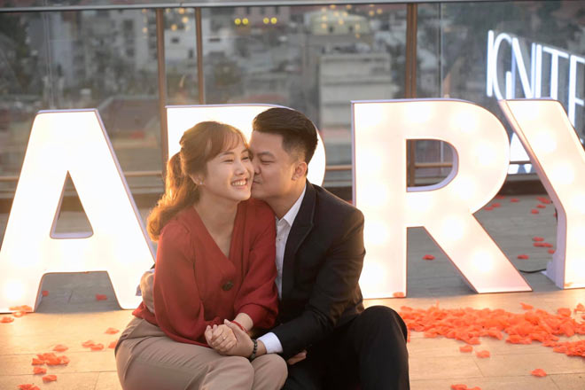 Cách báo hỷ “có một không hai” thời COVID-19 của cặp đôi Hà thành - 4
