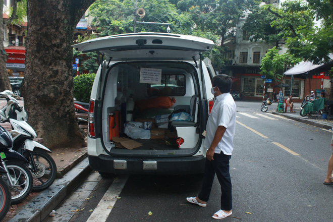 Ông Đoàn Ngọc Hải bán hết xe hoa quả sau 15 phút, “lãi” hơn 4 triệu đồng - 7