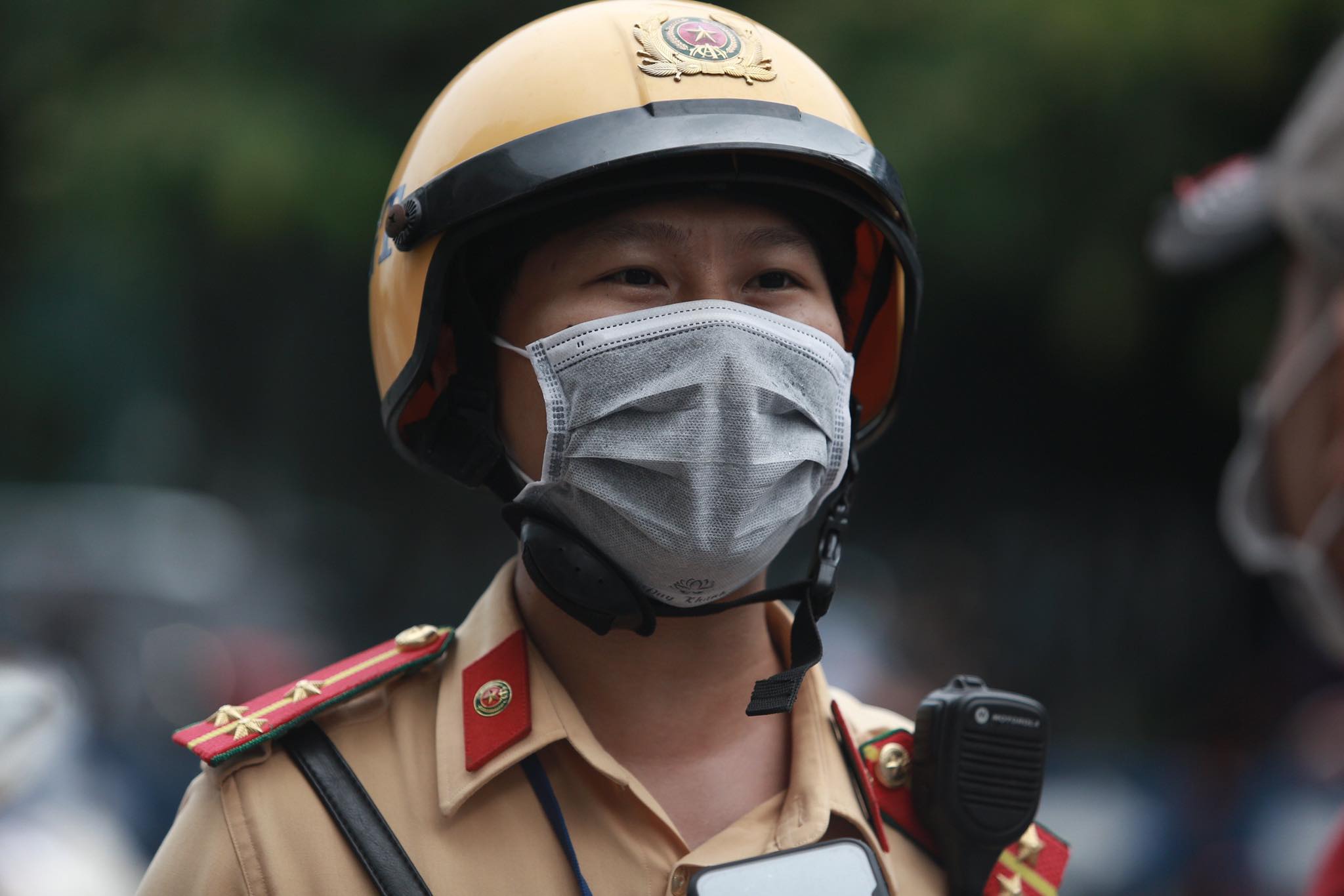 Thi vào lớp 10 ở Hà Nội: Nhầm điểm thi, nam sinh được CSGT đưa đến kịp giờ - 2