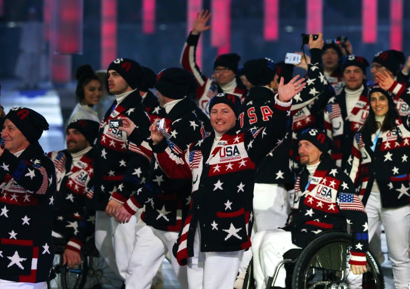 Trang phục Olympic dưới bàn tay của các nhà thiết kế nổi tiếng - 6