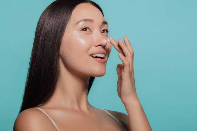 Retinol có phải "thần dược" của làn da? Cần biết những điều này trước khi "đu trend" - 1