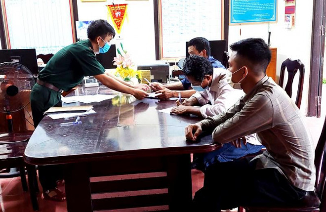 Ngư dân phát hiện kho báu tiền cổ dưới đáy biển: Đồn trưởng Biên phòng nói gì? - 3